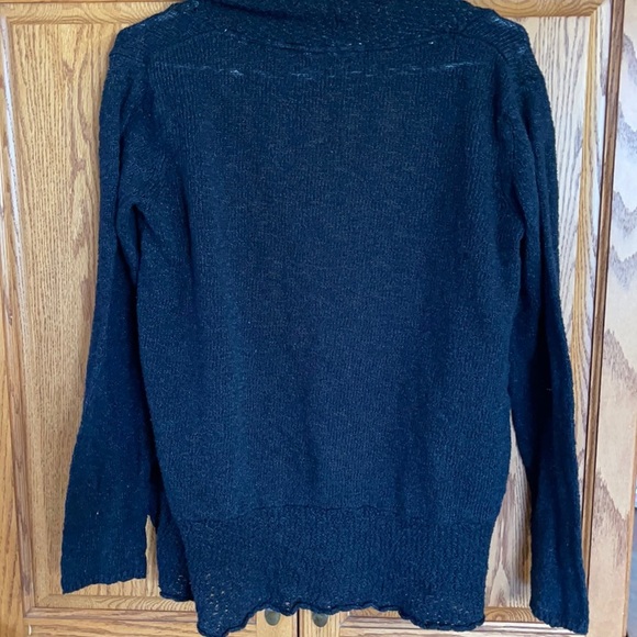 Roxy sweater size M🔥 super adorable 🥰 - Picture 2 of 2